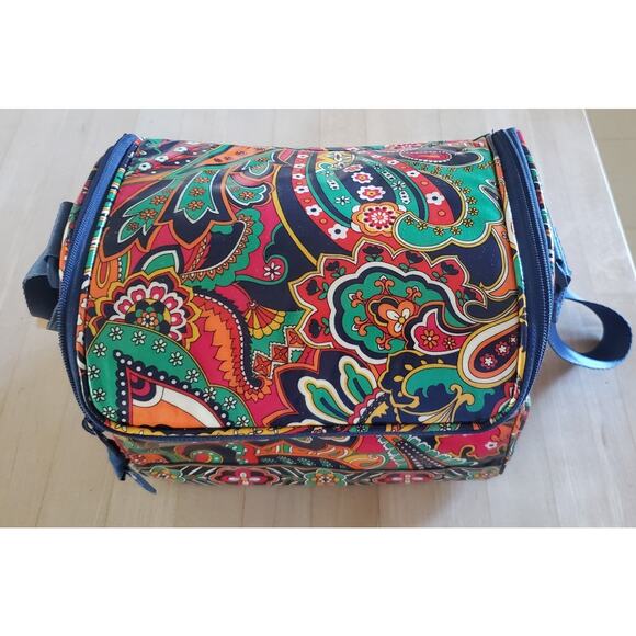 Vera Bradley Stay Cooler Lunch Bag - Red Green Paisley Vinyl, Wipe Clean Int. - Picture 2 of 6